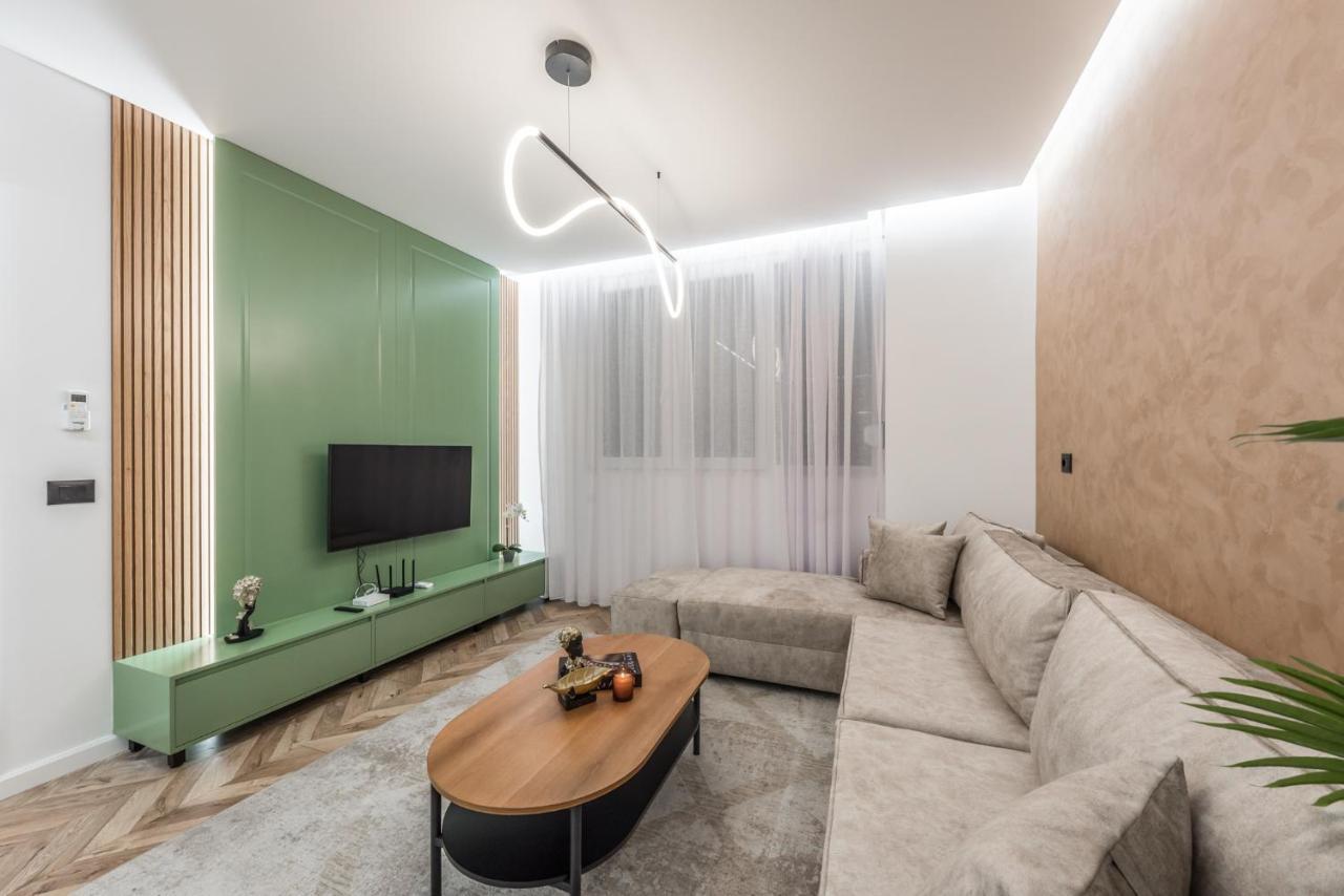Tropical Palm Retreat-brand New Durrës